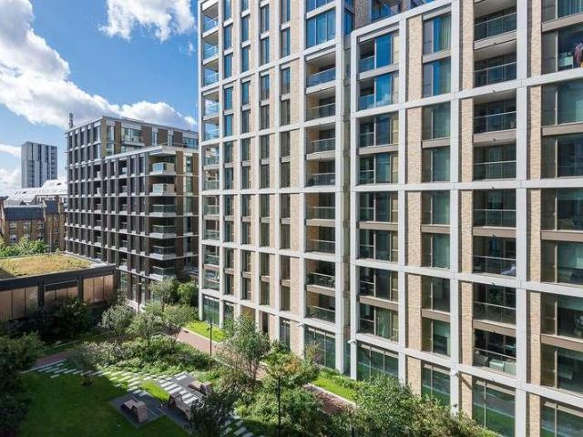 Flat for sale in Nine Elms, Greater London