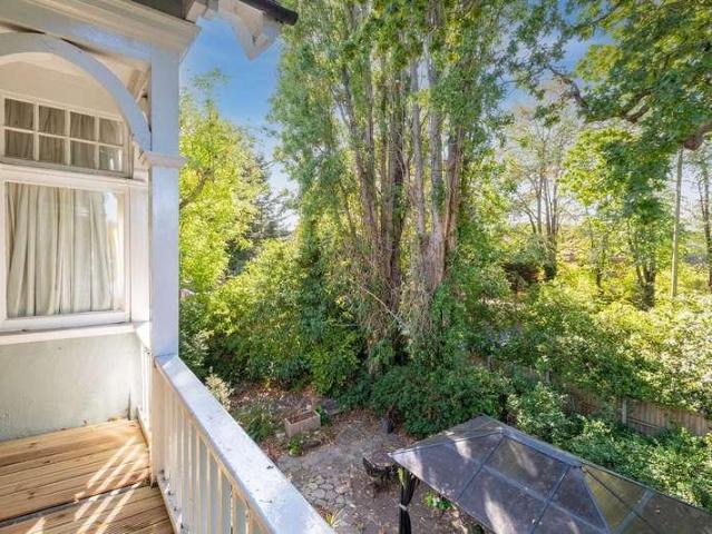 Flat for sale in Slough