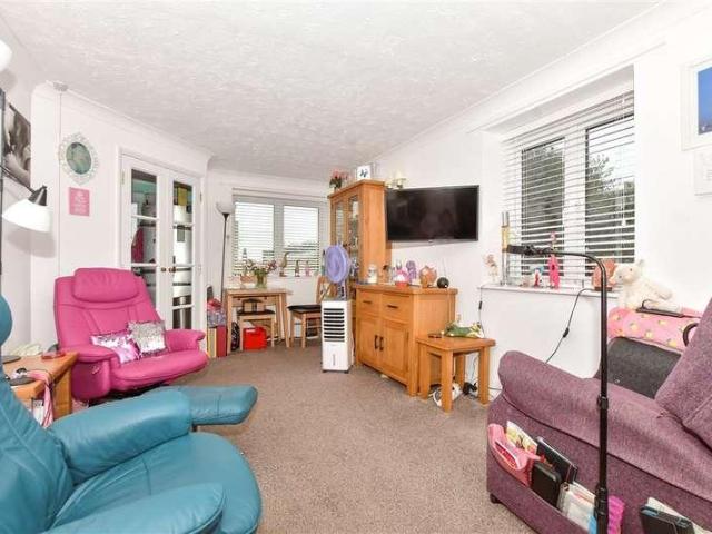 Flat for sale in Folkestone