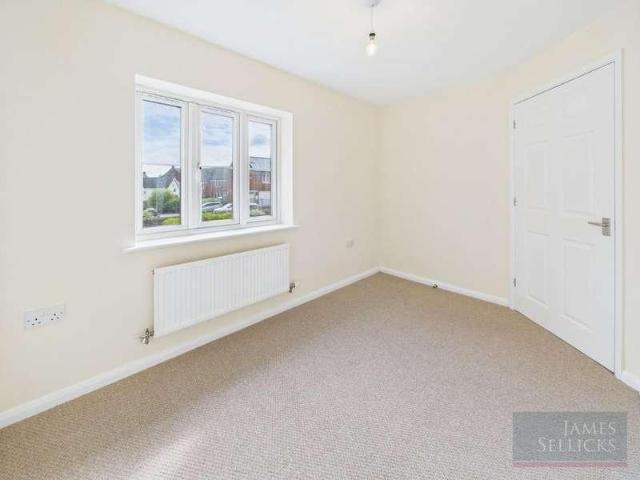 Flat for sale in Hamilton, Old Wharf