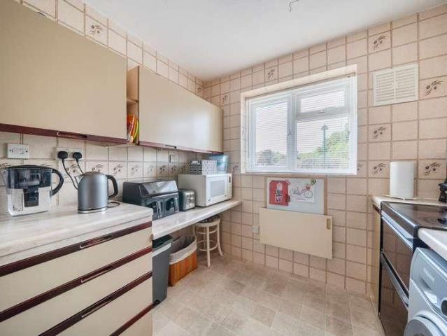Flat for sale in Rose Green, Clapham