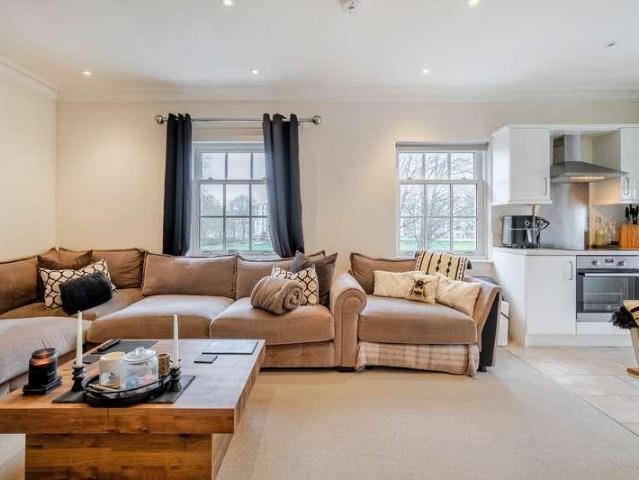 Flat for sale in Mount Wise