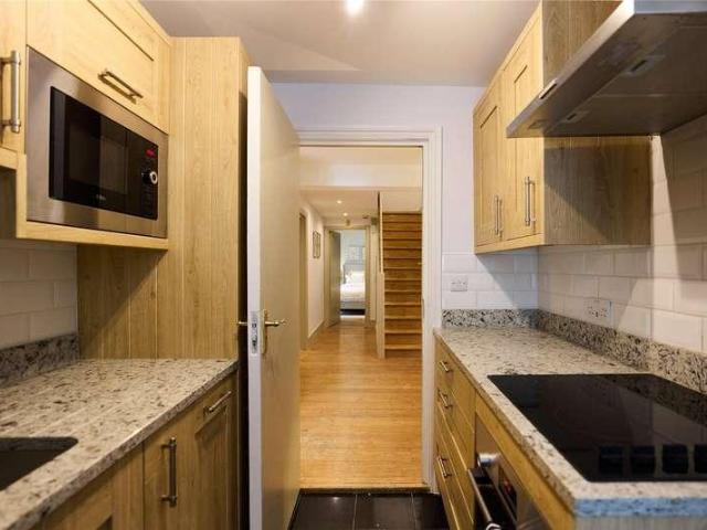 Flat for sale in Kensal Town, Bayswater