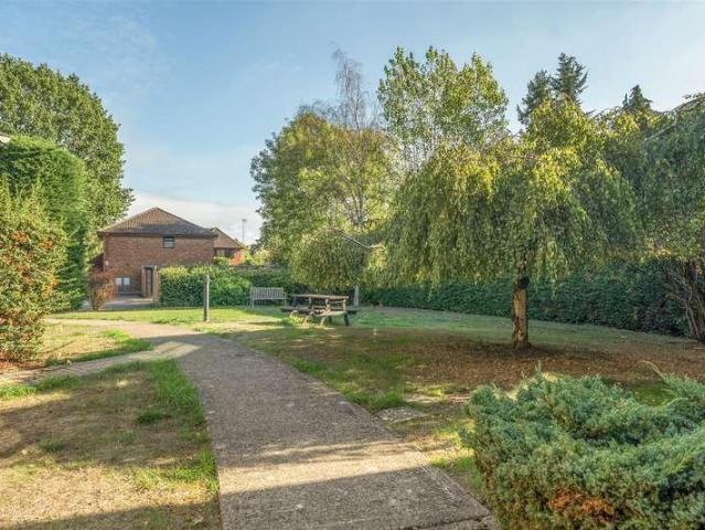 Flat for sale in Wokingham