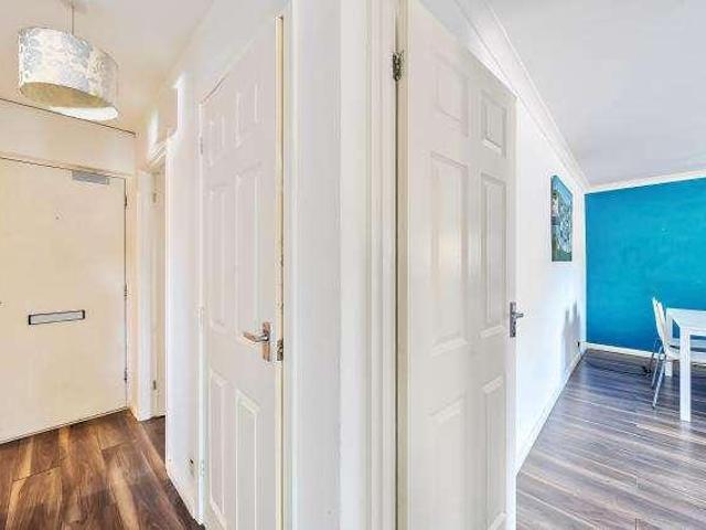 Flat for sale in Reading