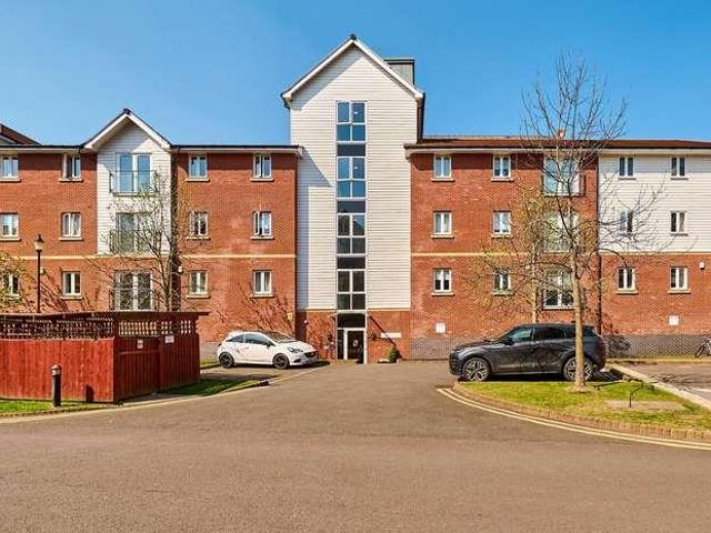Flat for sale in Hough Green, Two Mills