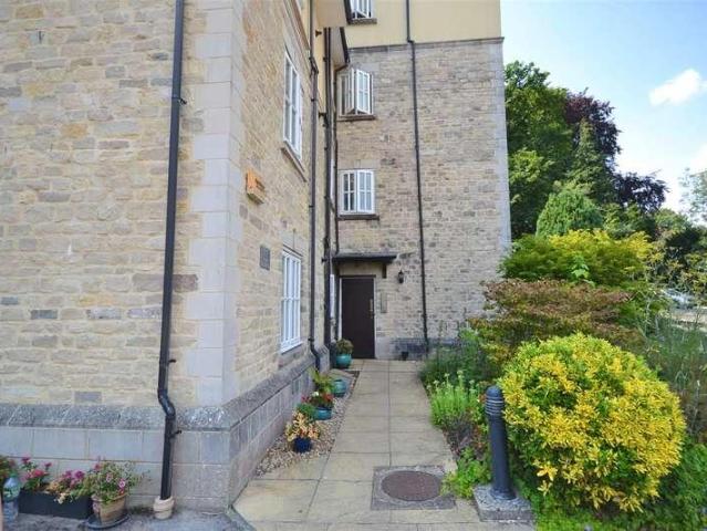 Flat for sale in Fordington