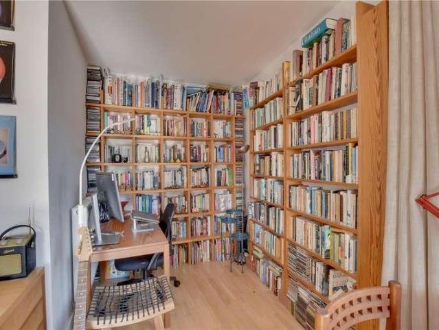 Flat for sale in Greenwich Town Centre, Greater London
