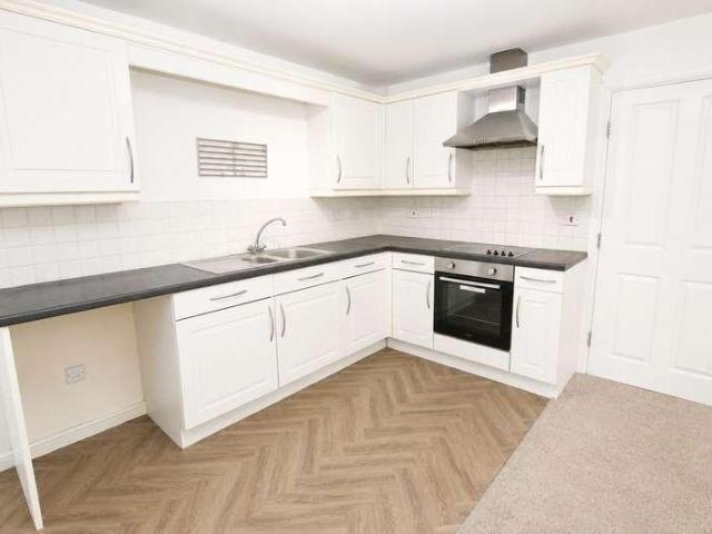 Flat for sale in Clough, Burnedge