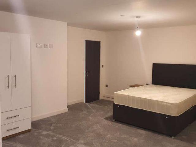 Flat for sale in West Yorkshire