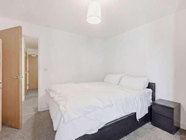 Flat for sale in Dalston, De Beauvoir Town