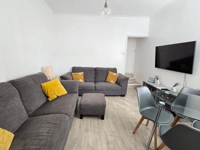 Flat for sale in Central, Heathlands