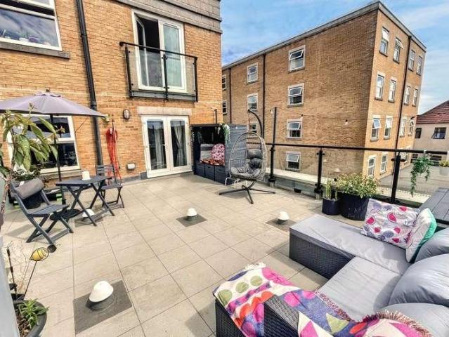 Flat for sale in West Cliff, Bournemouth