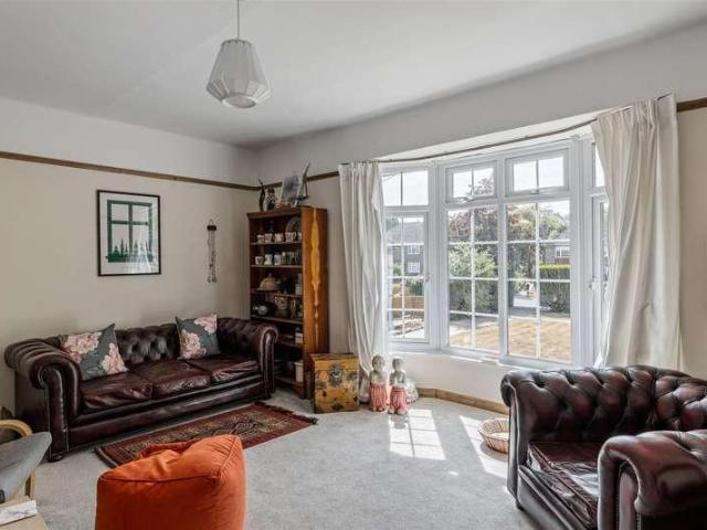 Flat for sale in Perryfields, West Sussex