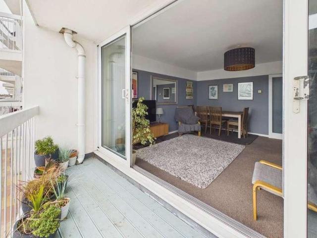 Flat for sale in Shoreham Beach, Adur