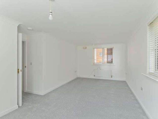 Flat for sale in Rogerstone, Wales