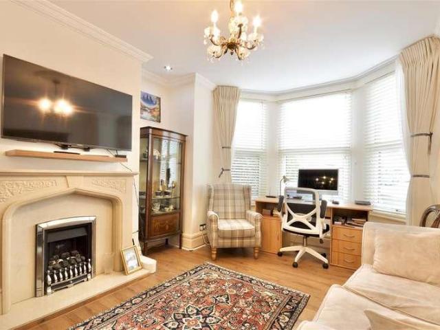 Flat for sale in Finchley, Isle Of Man