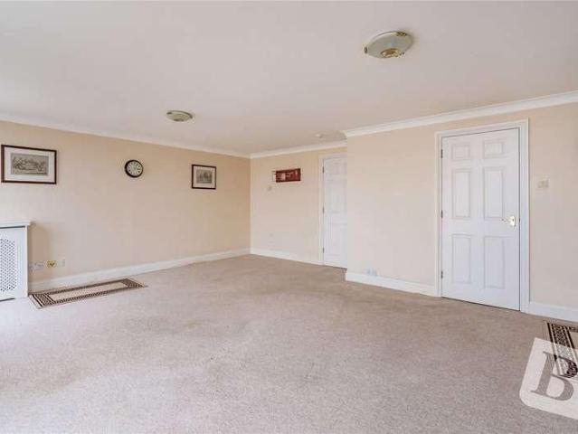 Flat for sale in Milton, Hamerton