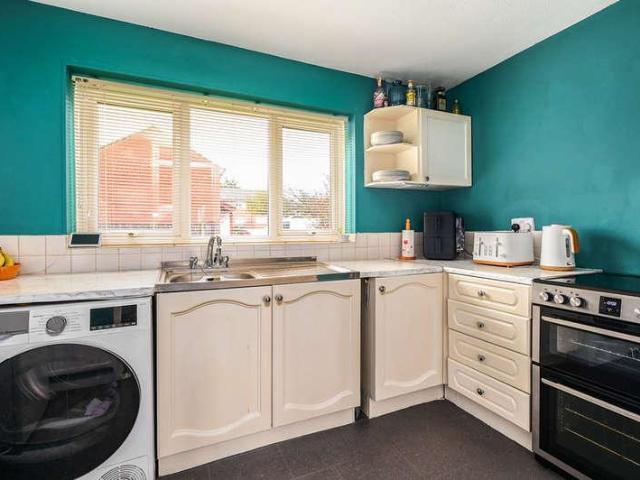 Flat for sale in Little Sandhurst