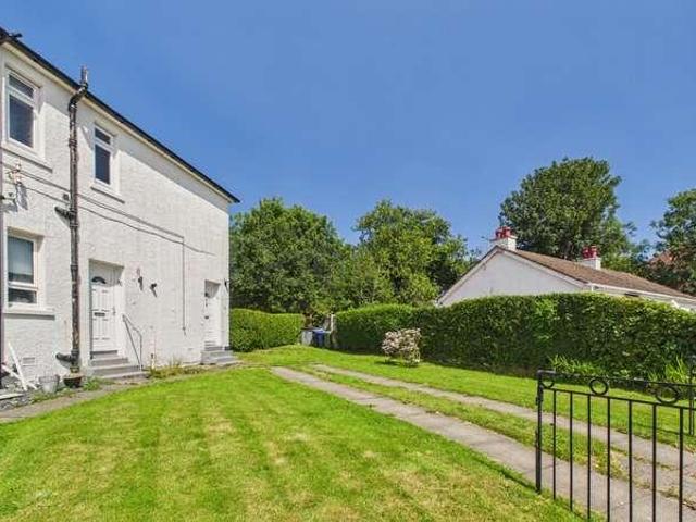 Flat for sale in Bishopton, Scotland