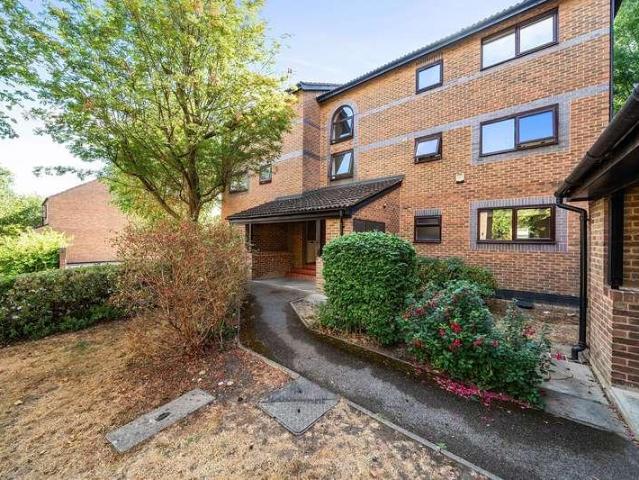 Flat for sale in Rotherhithe, Greater London