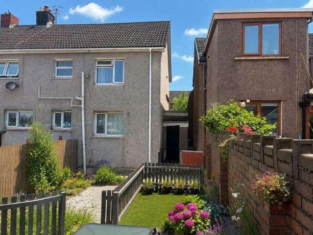 Flat for sale in Aberavon, Wales