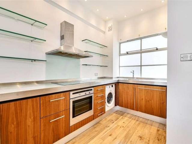 Flat for sale in Paddington, Greater London