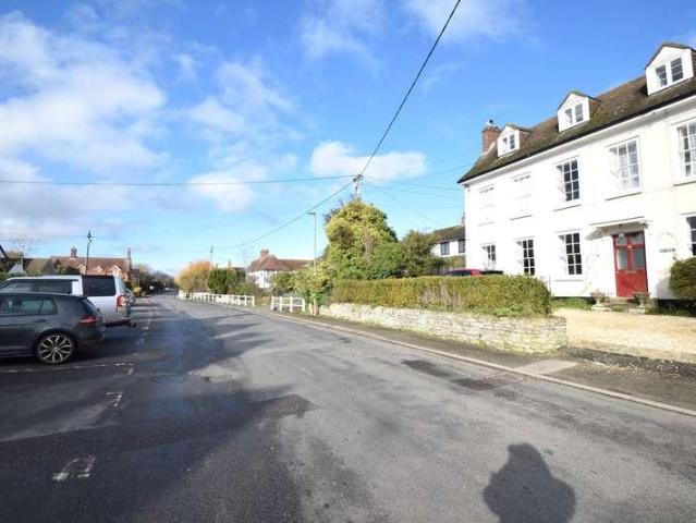 Flat for sale in Berrick Salome, Oxfordshire