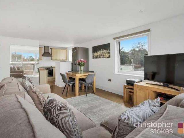 Flat for sale in Broxbourne, Hertfordshire