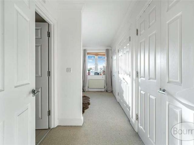 Flat for sale in Westborough, Surrey