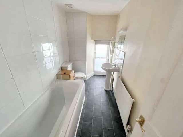Flat for sale in Falmouth, Cornwall