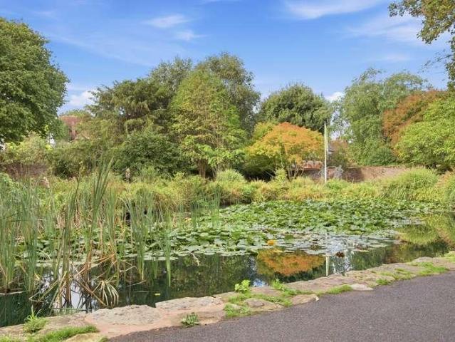 Flat for sale in Catchems End, Wyre Forest