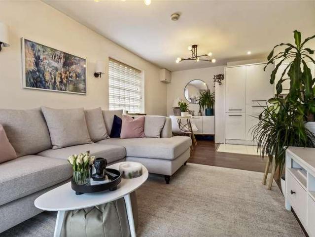 Flat for sale in Worthing, West Sussex