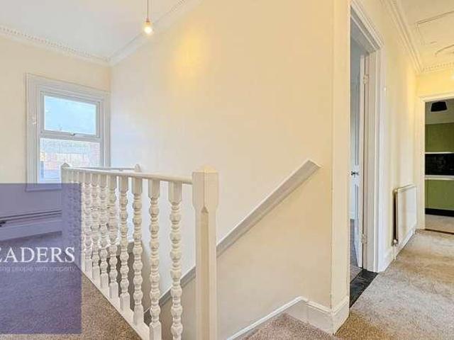 Flat for sale in Chipping Hill, Essex