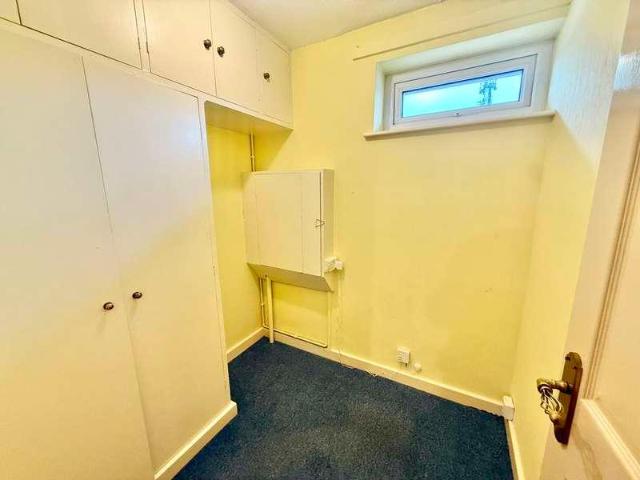 Flat for sale in Waterloo, Compstall