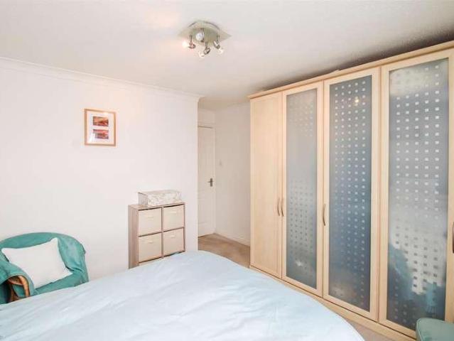 Flat for sale in West Yorkshire