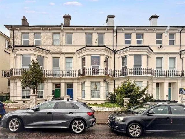 Flat for sale in Upperton, Eastbourne