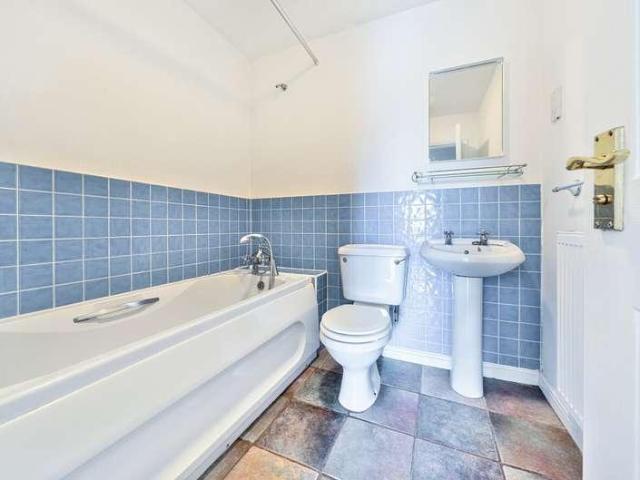 Flat for sale in The Slade, Oxfordshire