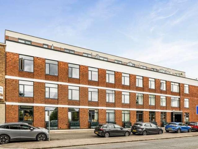 Flat for sale in Greater London