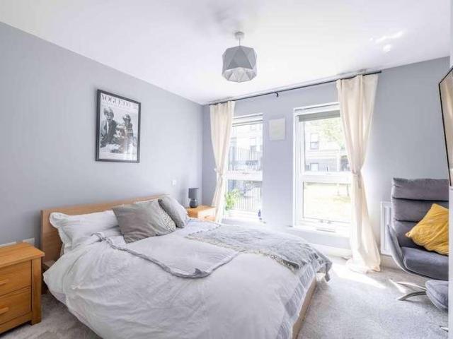 Flat for sale in Slough