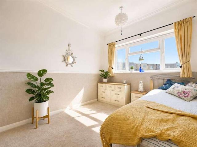 Flat for sale in Lee-on-the-Solent, Middlecroft