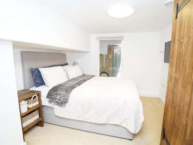 Flat for sale in Apperley Bridge, West Yorkshire