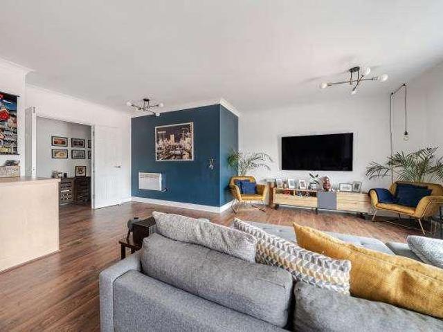 Flat for sale in Camberley, Surrey Heath