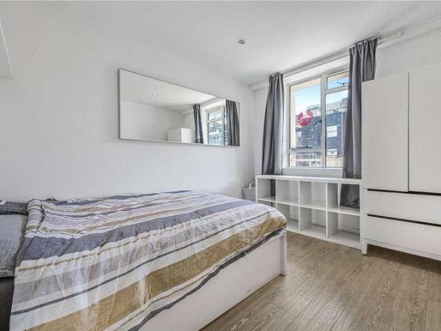 Flat for sale in Holborn, Greater London