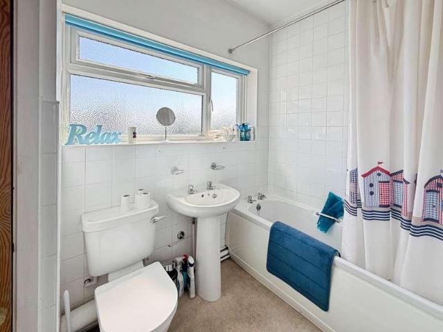 Flat for sale in Abbey End, Green Close