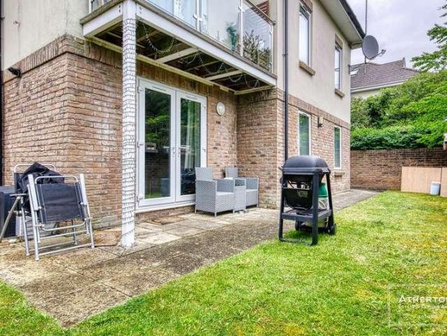 Flat for sale in Oakdale, Poole