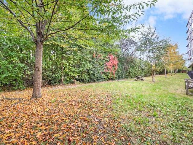 Flat for sale in Old Ford, Bow