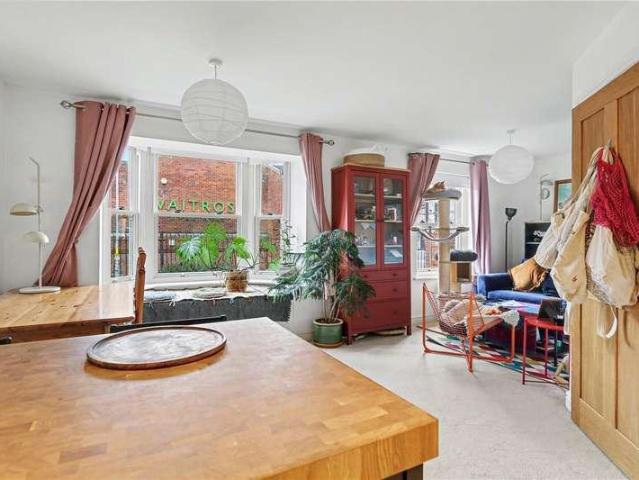 Flat for sale in Westfield View, East Bank