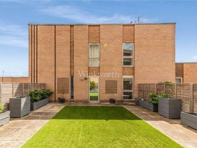 Flat for sale in London Borough of Lewisham, Greater London