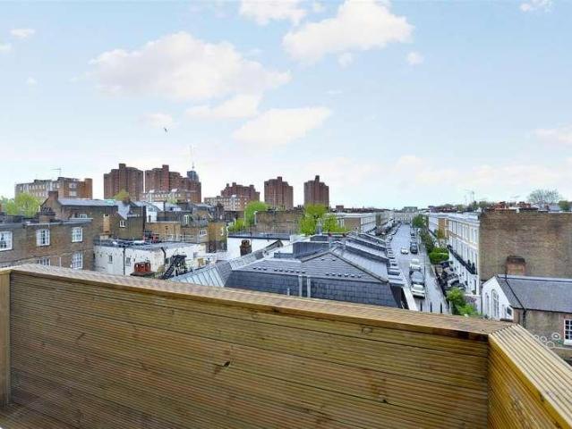 Flat for sale in Brompton, Greater London